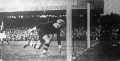 Az első magyar gól Platzer kapus hálójában